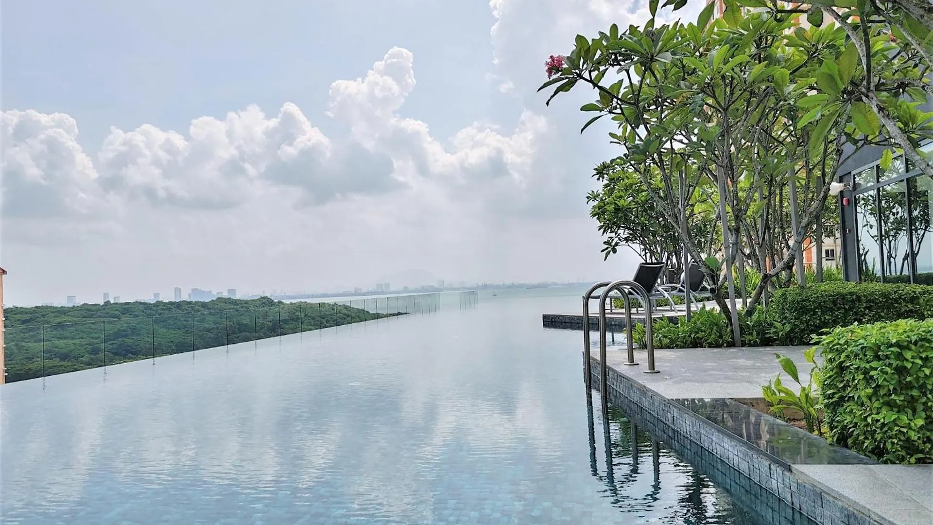 Apartment Softgrey 2 Rooms Apartment, 4 Plus 2 Pax At Urban Suites Jelutong
