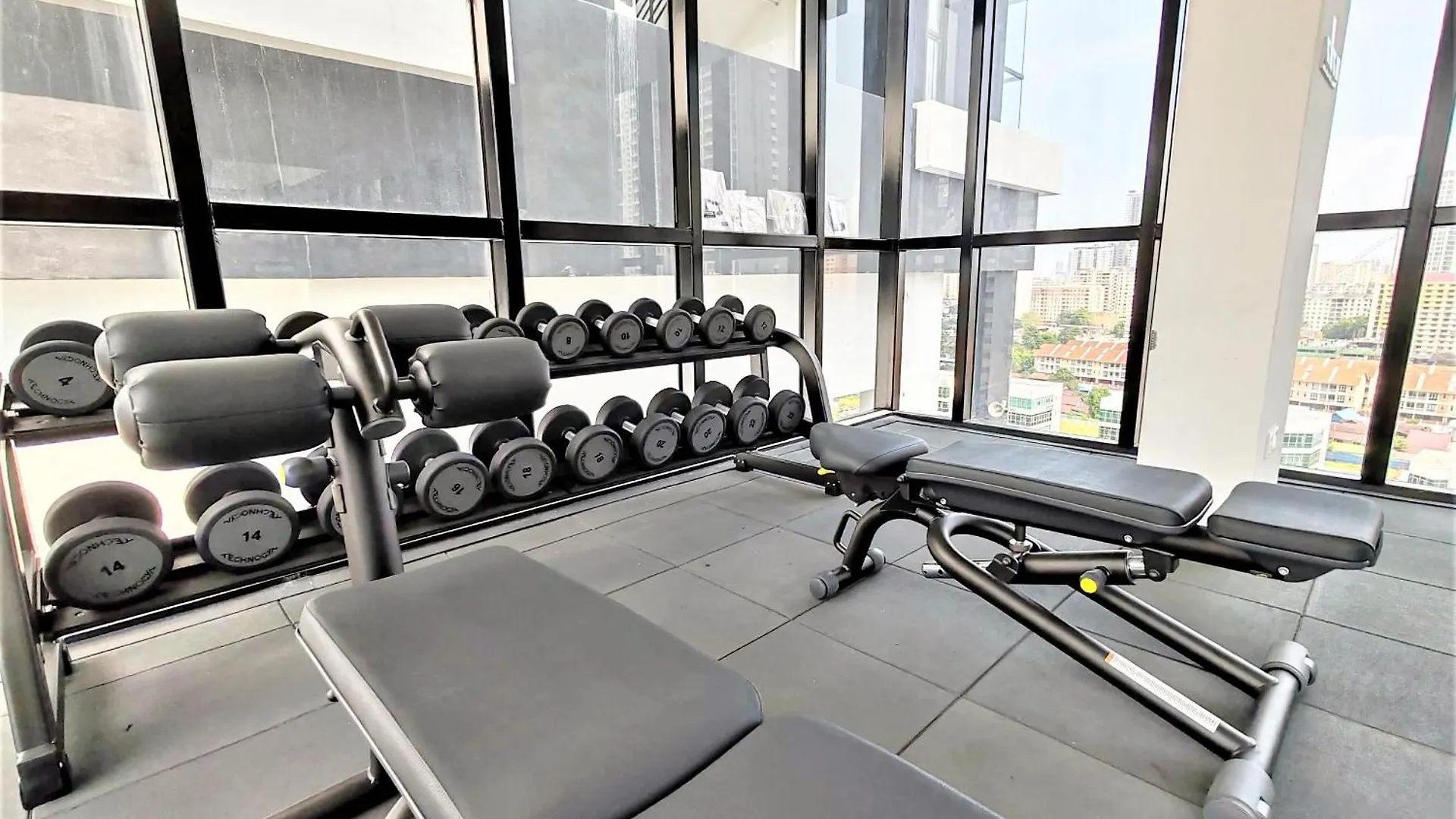 Softgrey 2 Rooms Apartment, 4 Plus 2 Pax At Urban Suites Jelutong