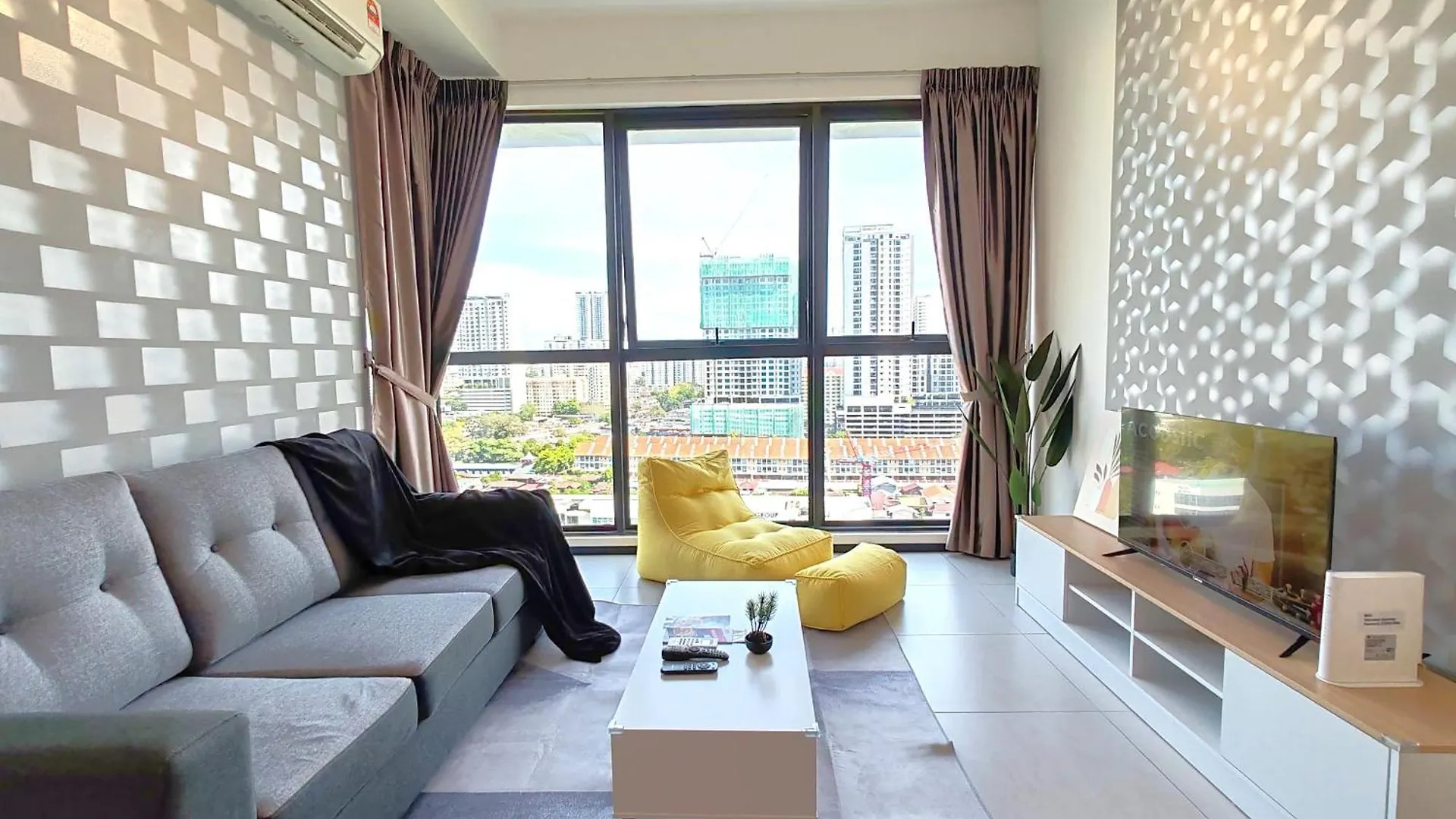Softgrey 2 Rooms Apartment, 4 Plus 2 Pax At Urban Suites Jelutong